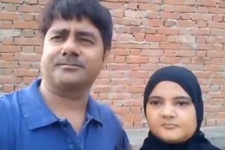 योगी जी हमें न्याय चाहिए… भ्रष्टाचार उजागर करने वाले पत्रकार ने पत्नी के साथ खाया जहर, देखें वीडियो