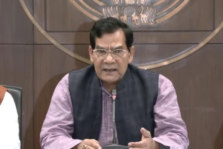 ऊर्जा मंत्री एके शर्मा का दावा, यूपी बना बिजली आपूर्ति में अव्वल, सोशल मीडिया पर आई शिकायतों की बाढ़