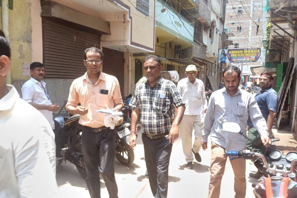 Munger News: निगरानी विभाग की टीम पहुंची मुंगेर, नगर निगम एस्टीमेट घोटाले की कर रहे जांच, मचा हड़कंप