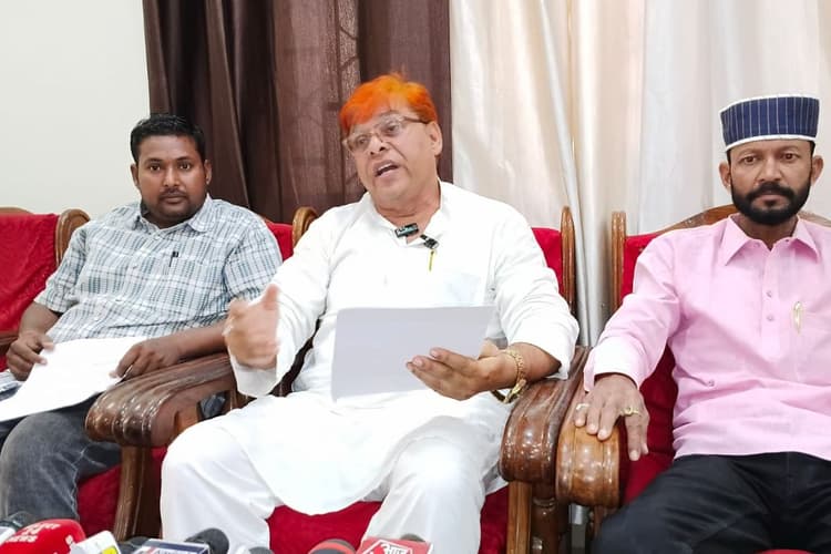 Bihar Election 2025: चुनावी माहौल के बीच JDU नेता राहुल गांधी पर भड़के, कहा- ‘बहकावे में नहीं आएगी यहां की जनता’