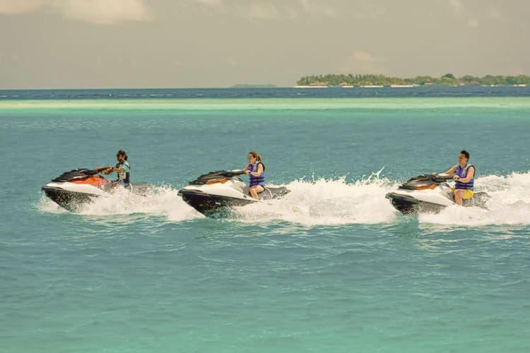 Bihar News: इन जिलों में पर्यटक ले सकेंगे वॉटर स्पोर्ट्स का मजा, एडवेंचर का शौक रखने वालों को मिलेगा शानदार अनुभव