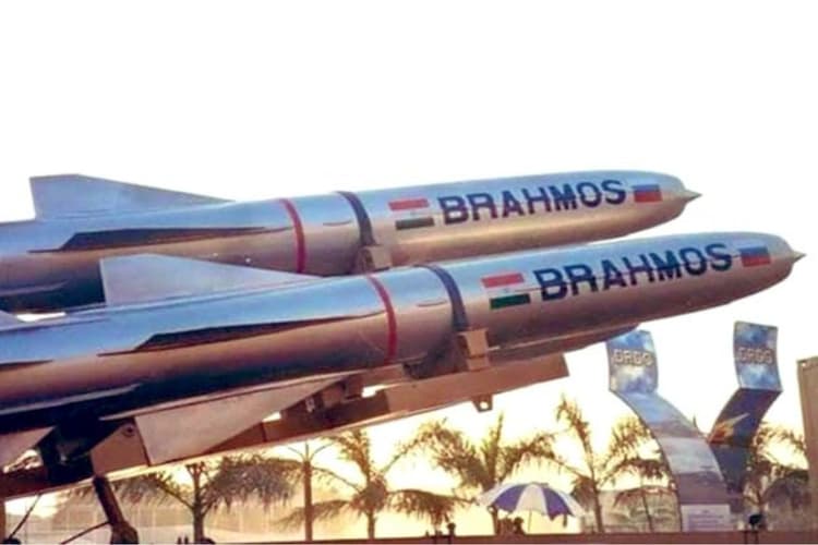 BrahMos Missile: रफ्तार में सभी मिसाइलों का बाप है ब्रह्मोस, ऑपरेशन सिंदूर में दिखी ताकत