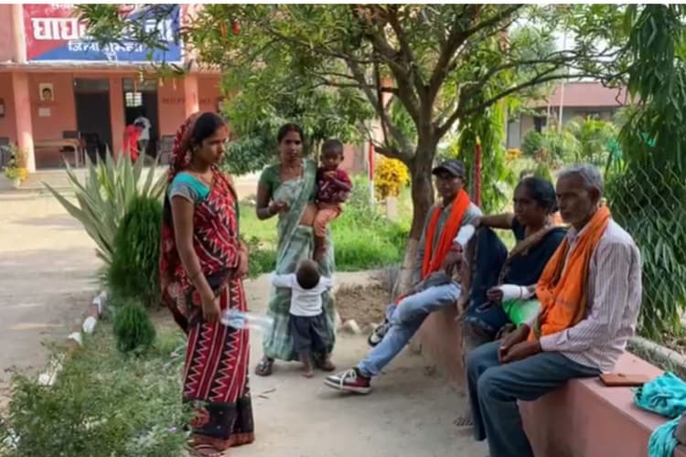 झारखंड में डायन-बिसाही के शक में पति, पत्नी और बेटे पर लाठी-डंडे और तलवार से हमला, ऐसे बची जान