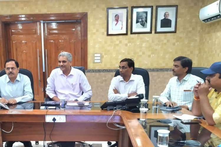 Indian Railways: झारखंड का यह रेल मंडल है लोडिंग में नंबर वन, चल रही हैं पांच जोड़ी स्पेशल ट्रेनें