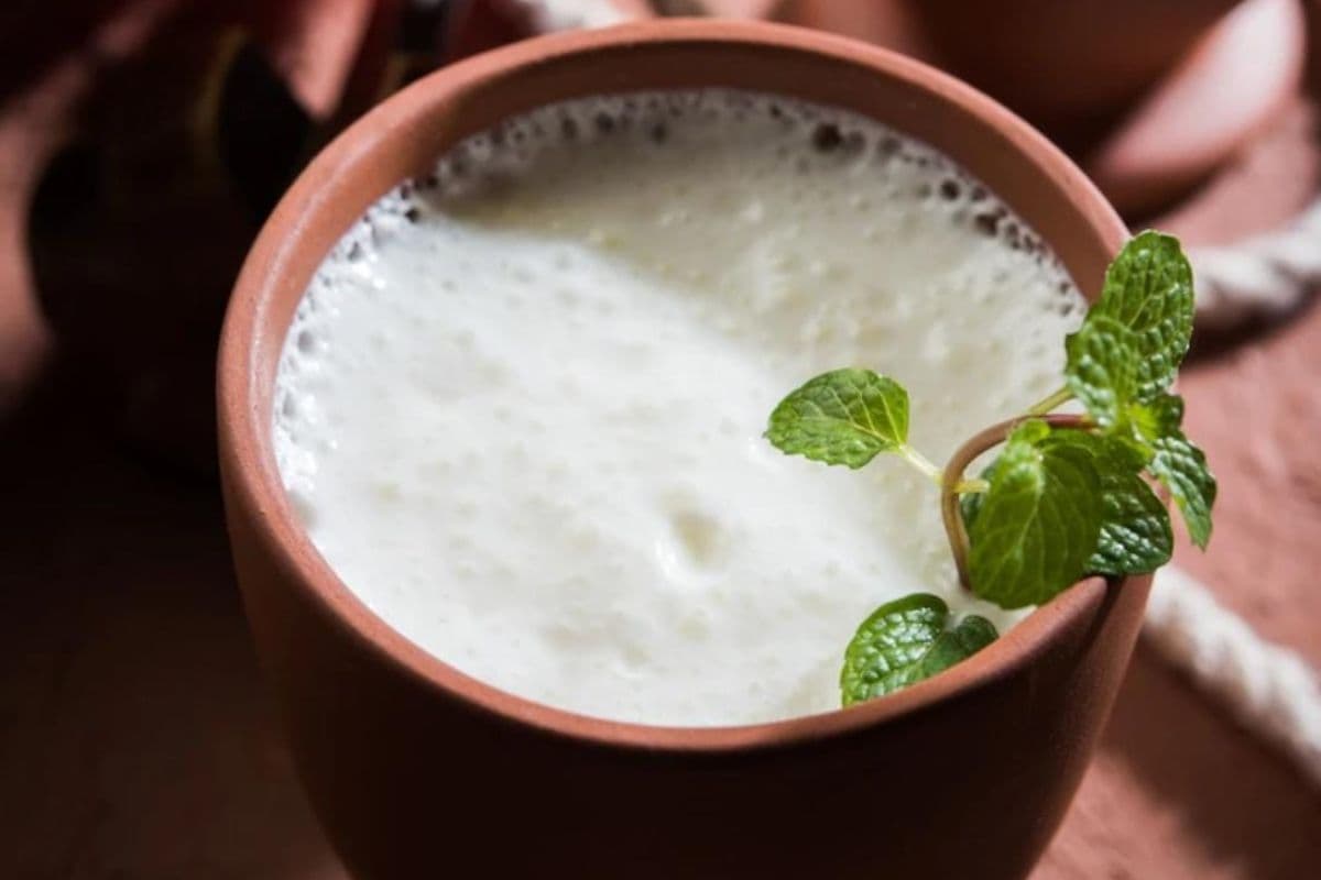 famous lassi| In the scorching heat, Siwan's Matka Lassi has become people's first choice, people come from far away to taste it famous lassi| In the scorching heat, Siwan's Matka Lassi has become people's first choice, people come from far away to taste it