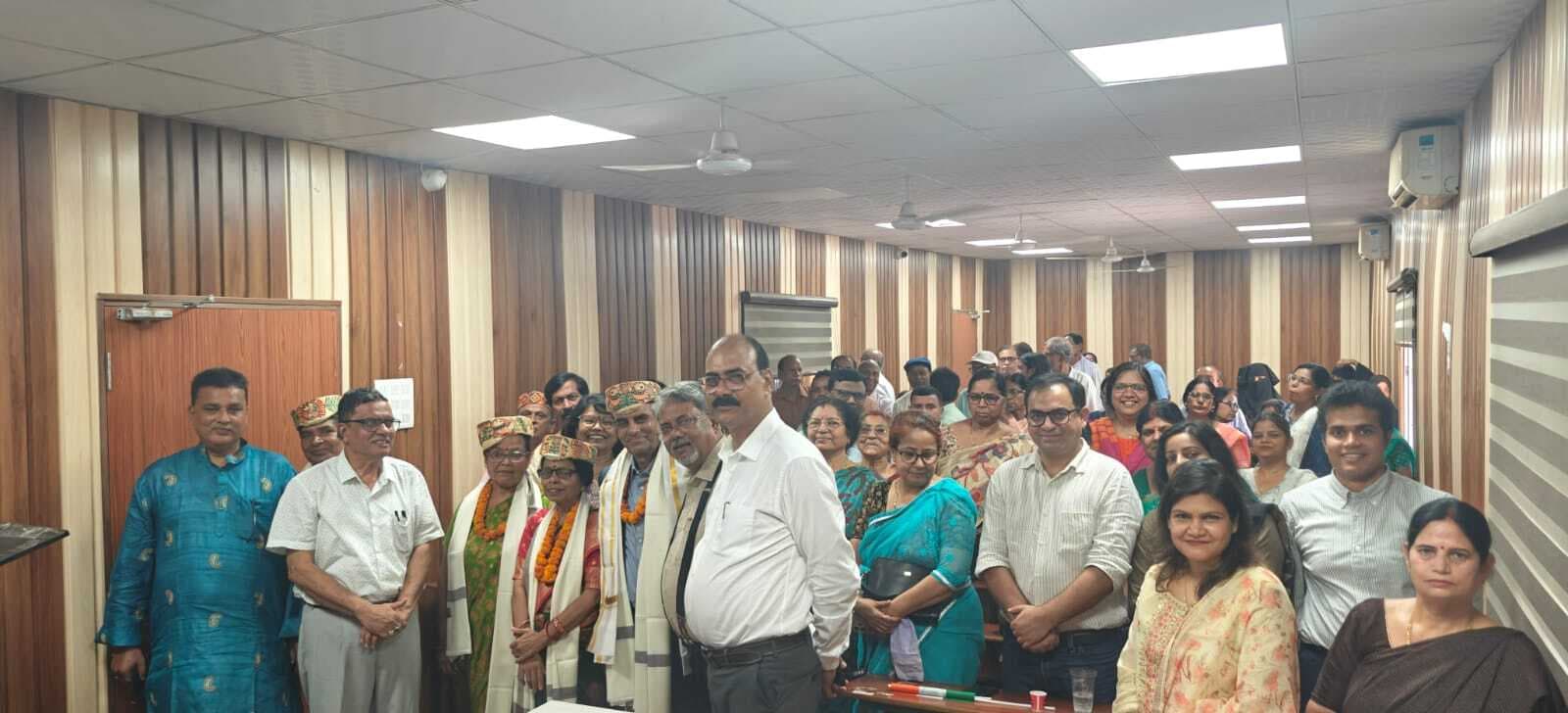 Madhubani News : महाविद्यालय के सेवानिवृत्त प्राध्यापकों व कर्मियों दी गयी विदाई