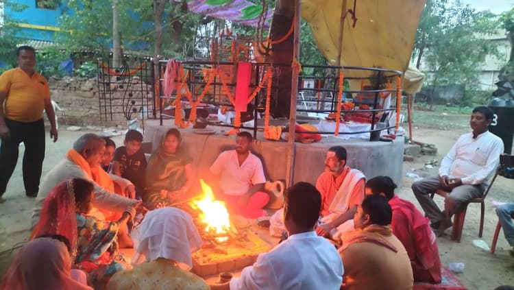 विधि-विधान से स्थापित हुई शनिदेव की प्रतिमा