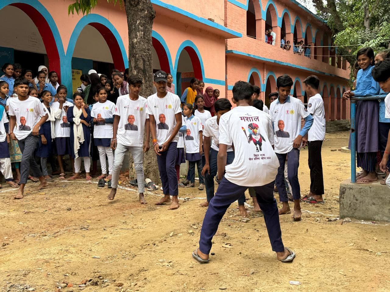 Madhubani News : मसाल खेल प्रतियोगिता में बच्चों ने दिखायी प्रतिभा