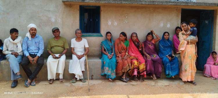 Giridih News: बच्चों के बेहतर भविष्य व शादी-विवाह की चिंता ले जाती है विदेश