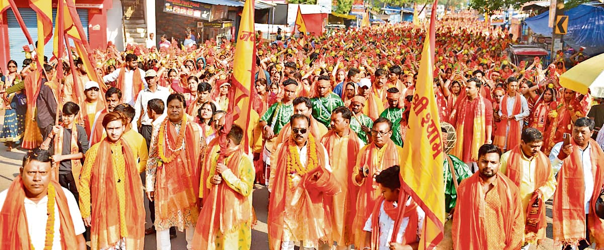Ranchi News : सुरेश्वर महादेव मंदिर के वार्षिकोत्सव पर कलश यात्रा