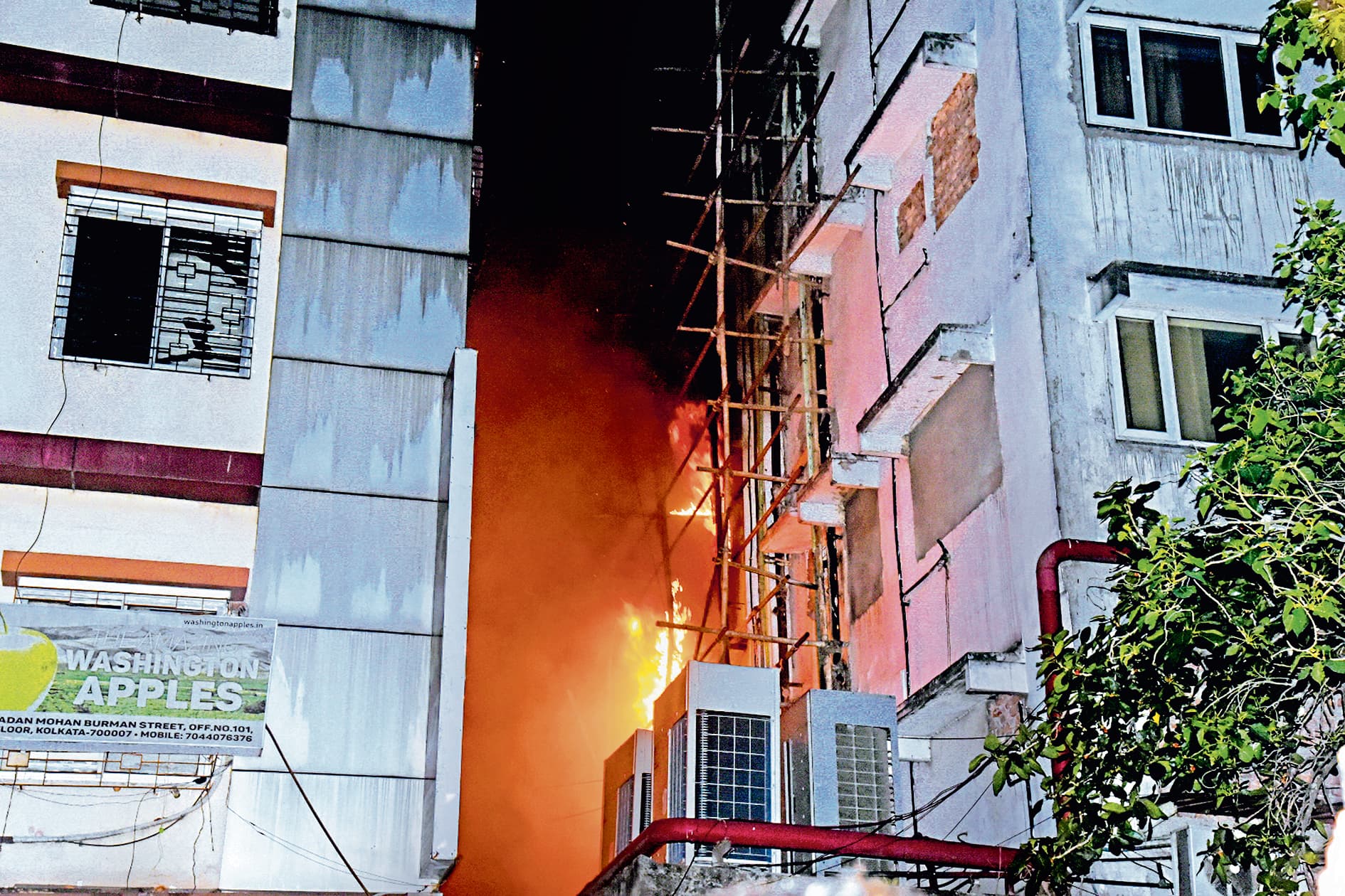 विरोध के बाद भी होटल में चल रहा था बार बनाने का काम, निगम को नहीं थी जानकारी