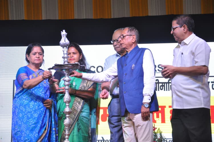 Bhagalpur News, Doctor''s Day : डॉक्टरों का धर्म है मानव सेवा, हर डॉक्टर सम्मान के लायक