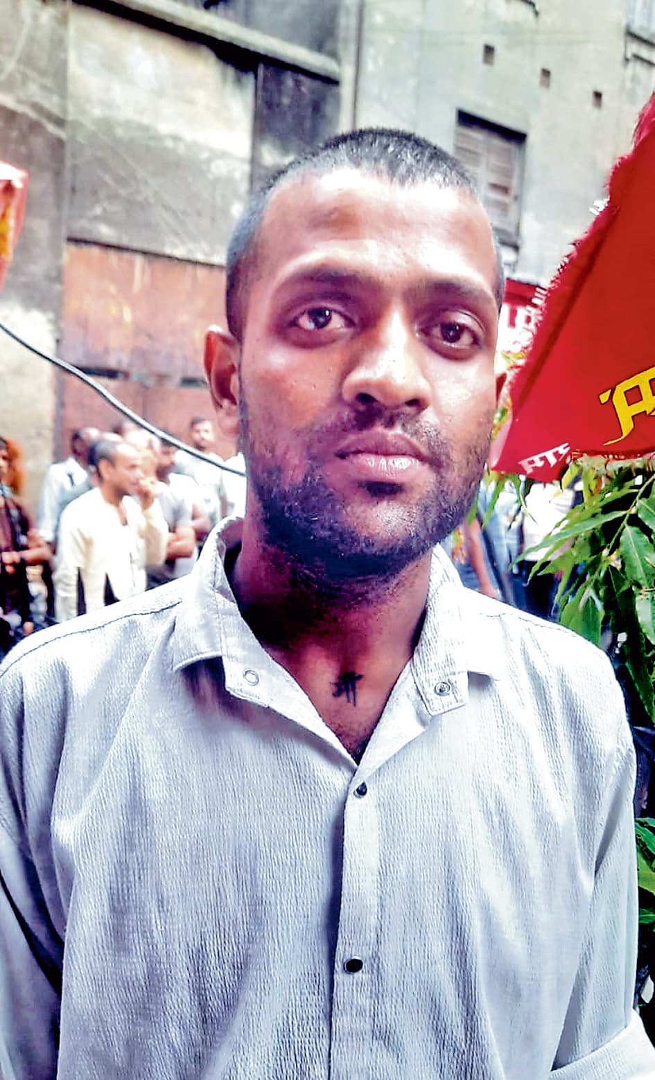 पहले सीढ़ी लगाया फिर रस्सी फेंक कइयों को निकाला बाहर