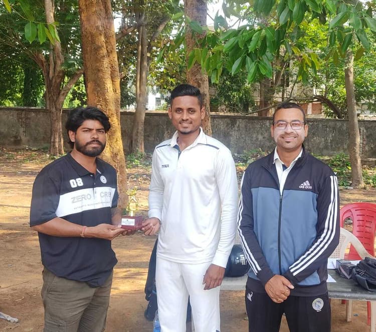 jsca A division league : विशाल प्रसाद की घातक गेंदबाजी, एल टाउन की टीम 74 रन पर सिमटी