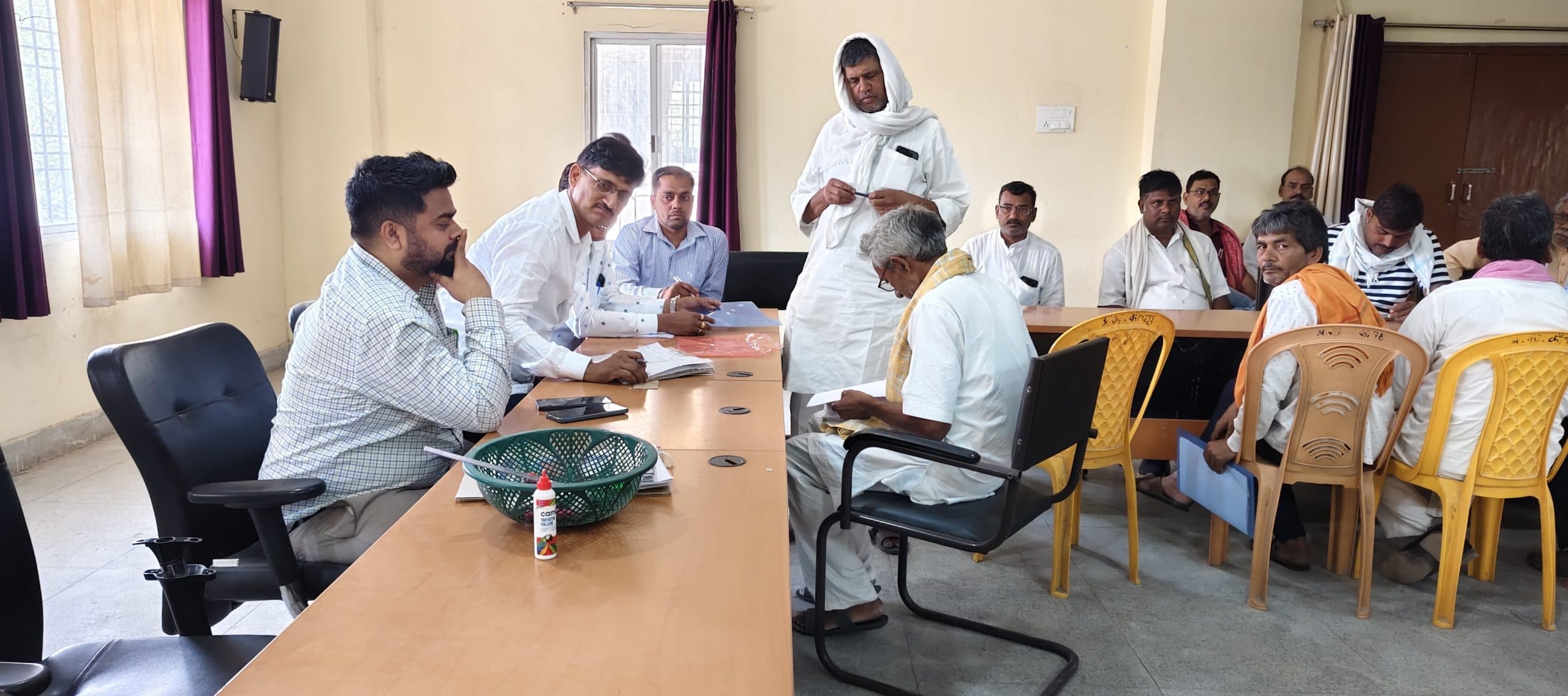 पैक्स चुनाव : पहले दिन अध्यक्ष पद के लिए चार अभ्यर्थियों ने भरा पर्चा