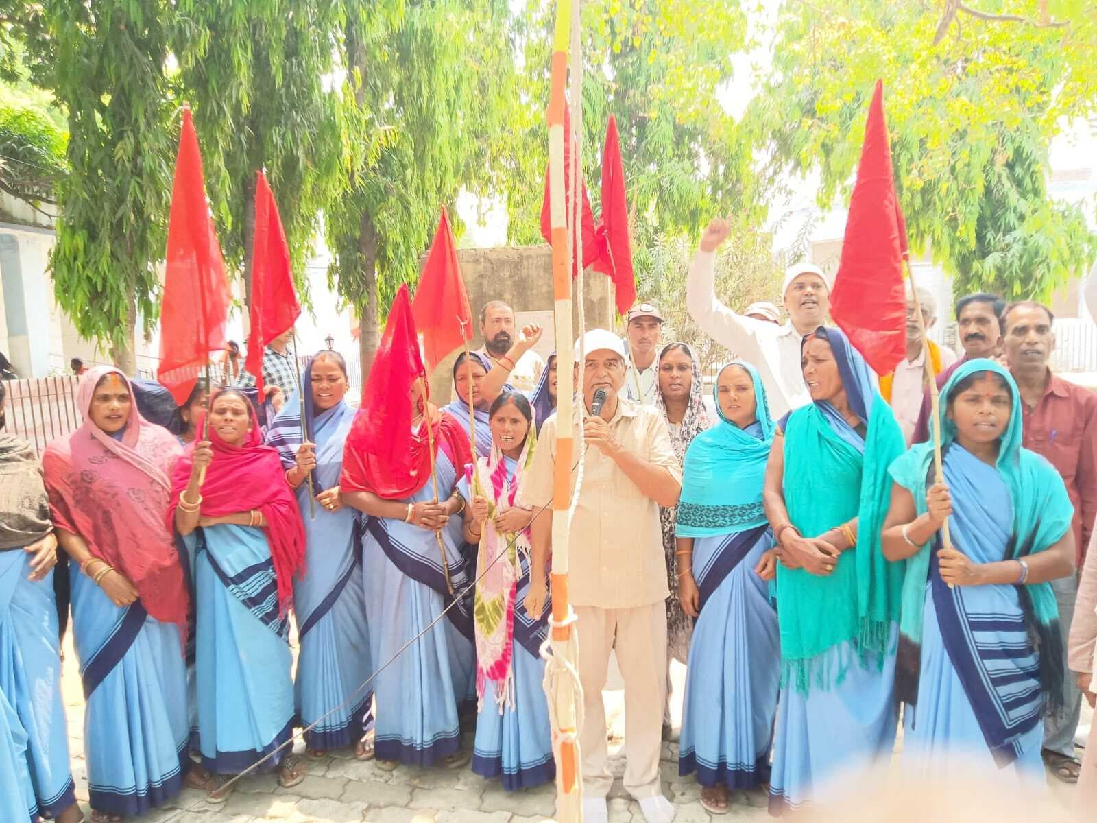मजदूर दिवस पर शिकागो के शहीद मजदूरों को किया याद