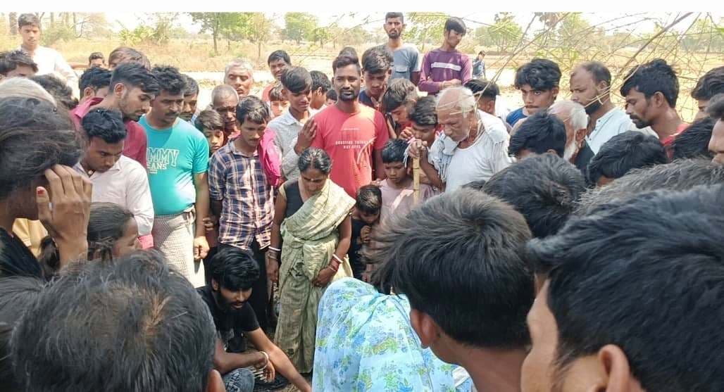 बाइक की टक्कर से साइकिल सवार छात्रा की मौत, एक अन्य घायल