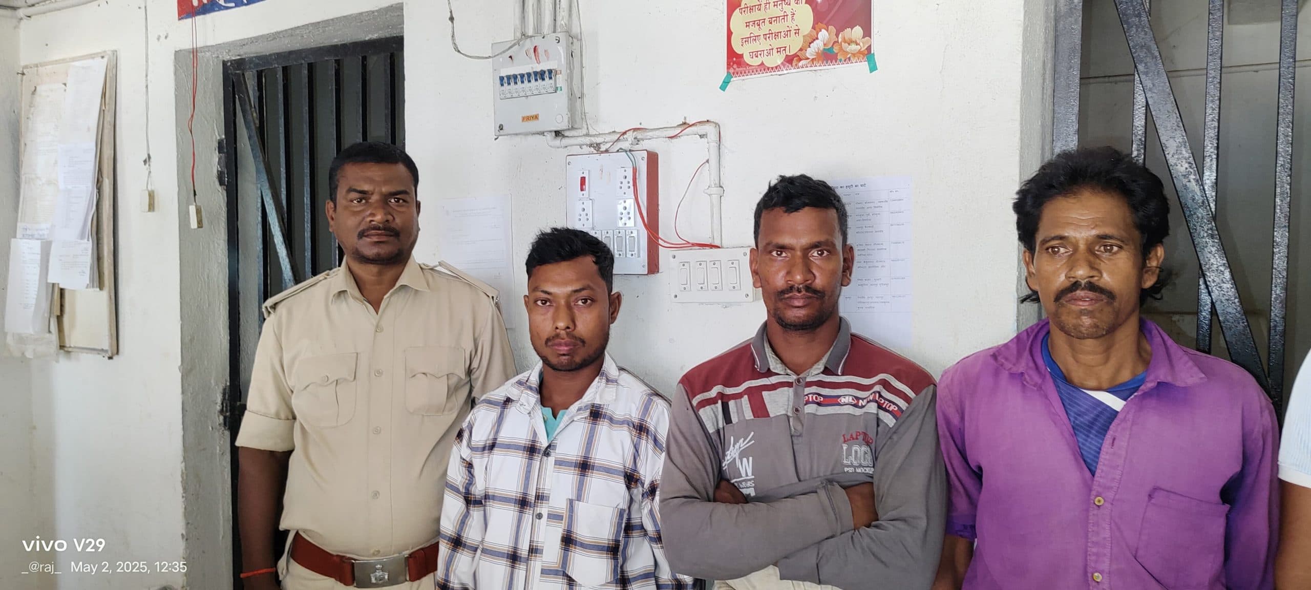 शराब के नशे में हंगामा कर रहे सात युवक धराये