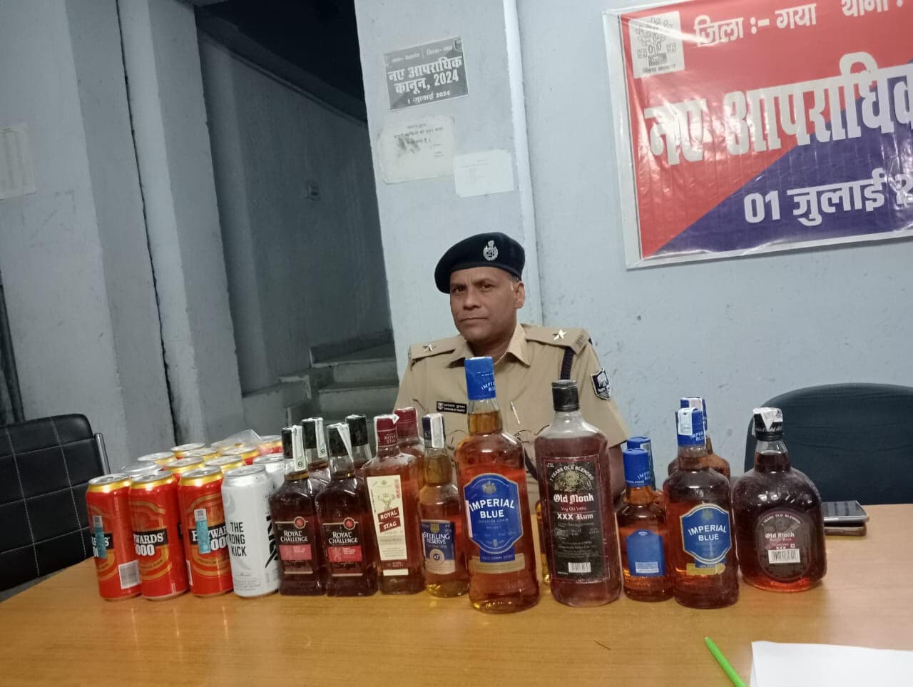 दुकान से शराब व बियर जब्त, दो पकड़ाये