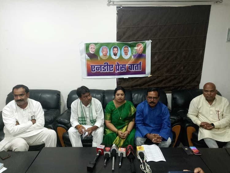 जातीय गणना का झूठा क्रेडिट लेने की होड़ में कांग्रेस और विपक्षी दल