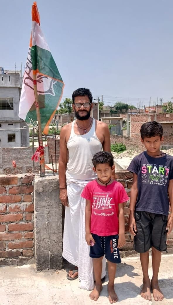 Madhubani News : कांग्रेस ने हर घर झंडा अभियान की शुरुआत की