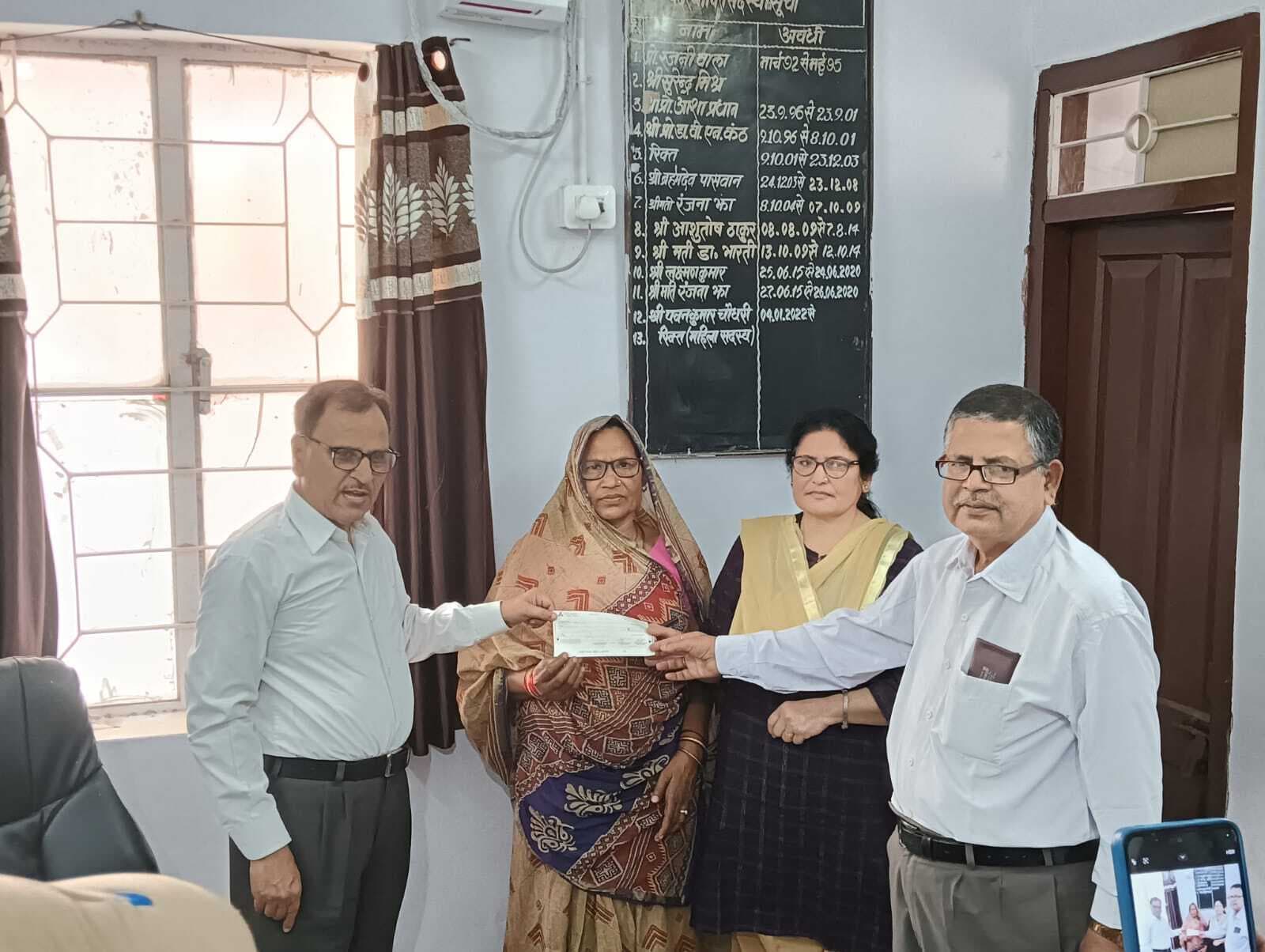 Madhubani News : समृद्ध सम्मान से सम्मानित हुए विक्की मंडल