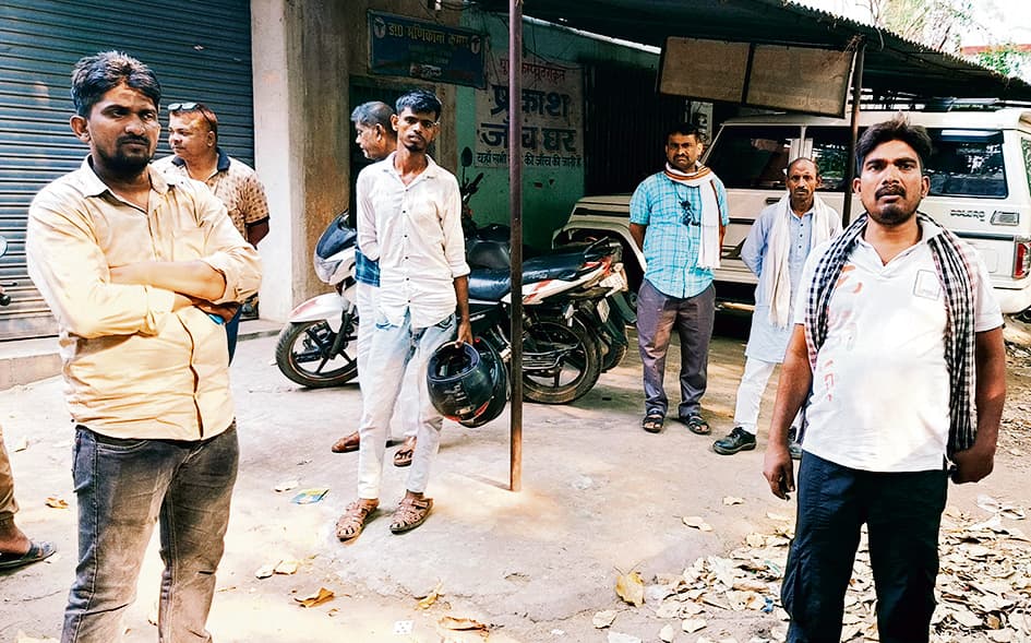 Jehanabad : बारात जा रही स्कॉर्पियो पेड़ से टकरायी, वृद्ध की गयी जान