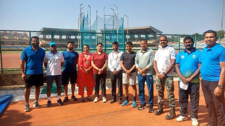 Sports : फिटनेस टेस्ट में चार प्रशिक्षक हुए शामिल