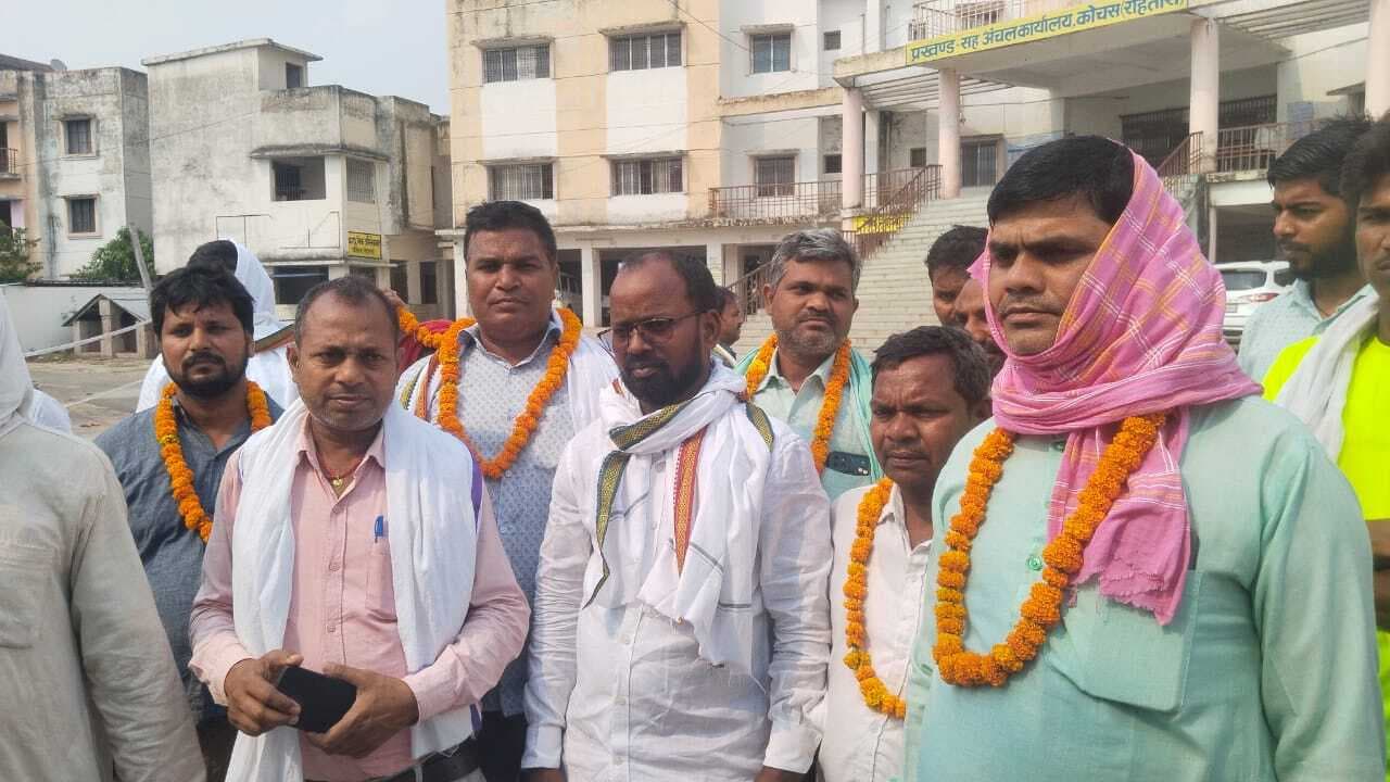 पैक्स चुनाव के अंतिम दिन 34 प्रत्याशियों ने किया नामांकन