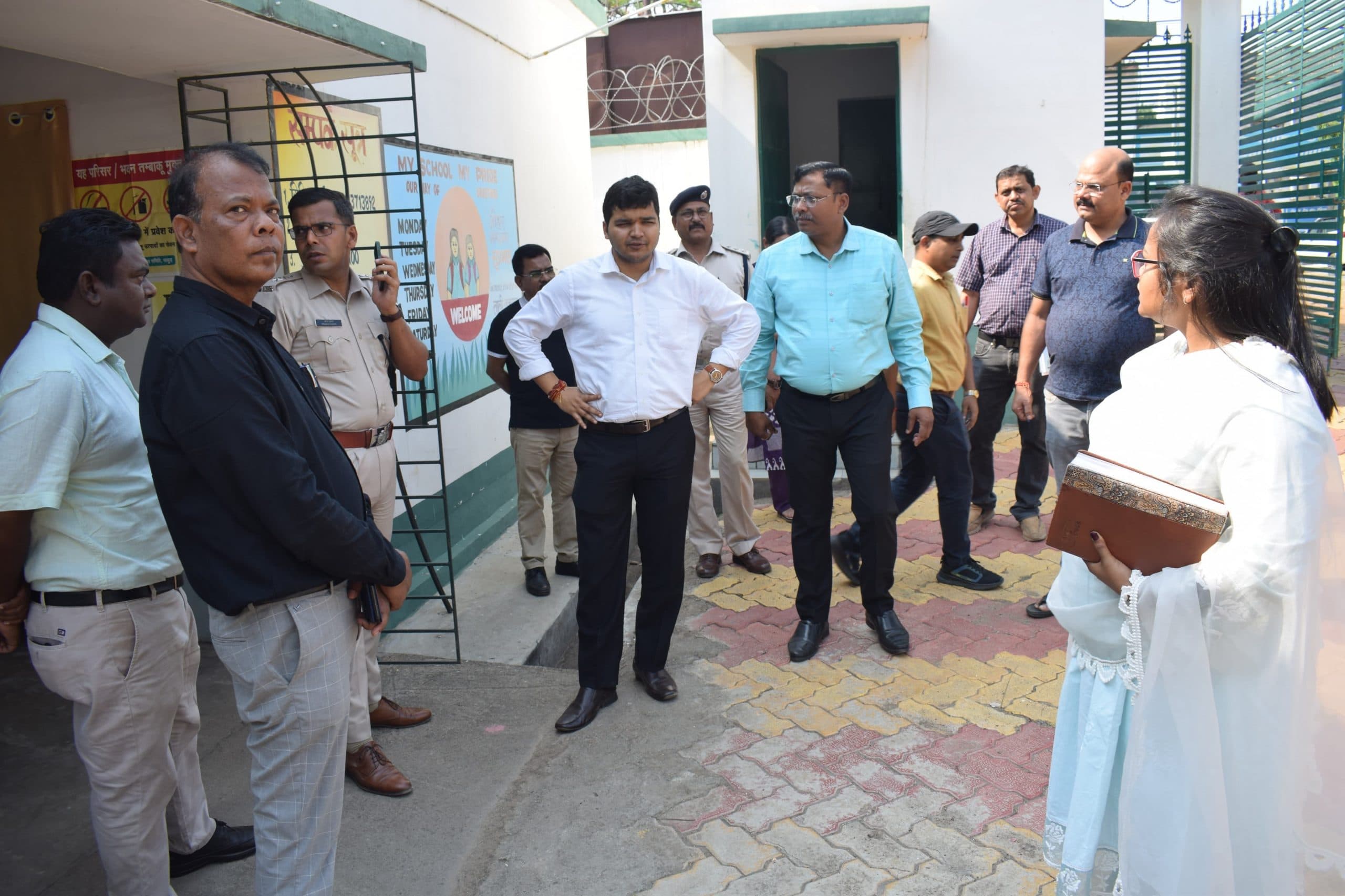 डीसी-एसपी नीट परीक्षा केंद्रों का लिया जायजा