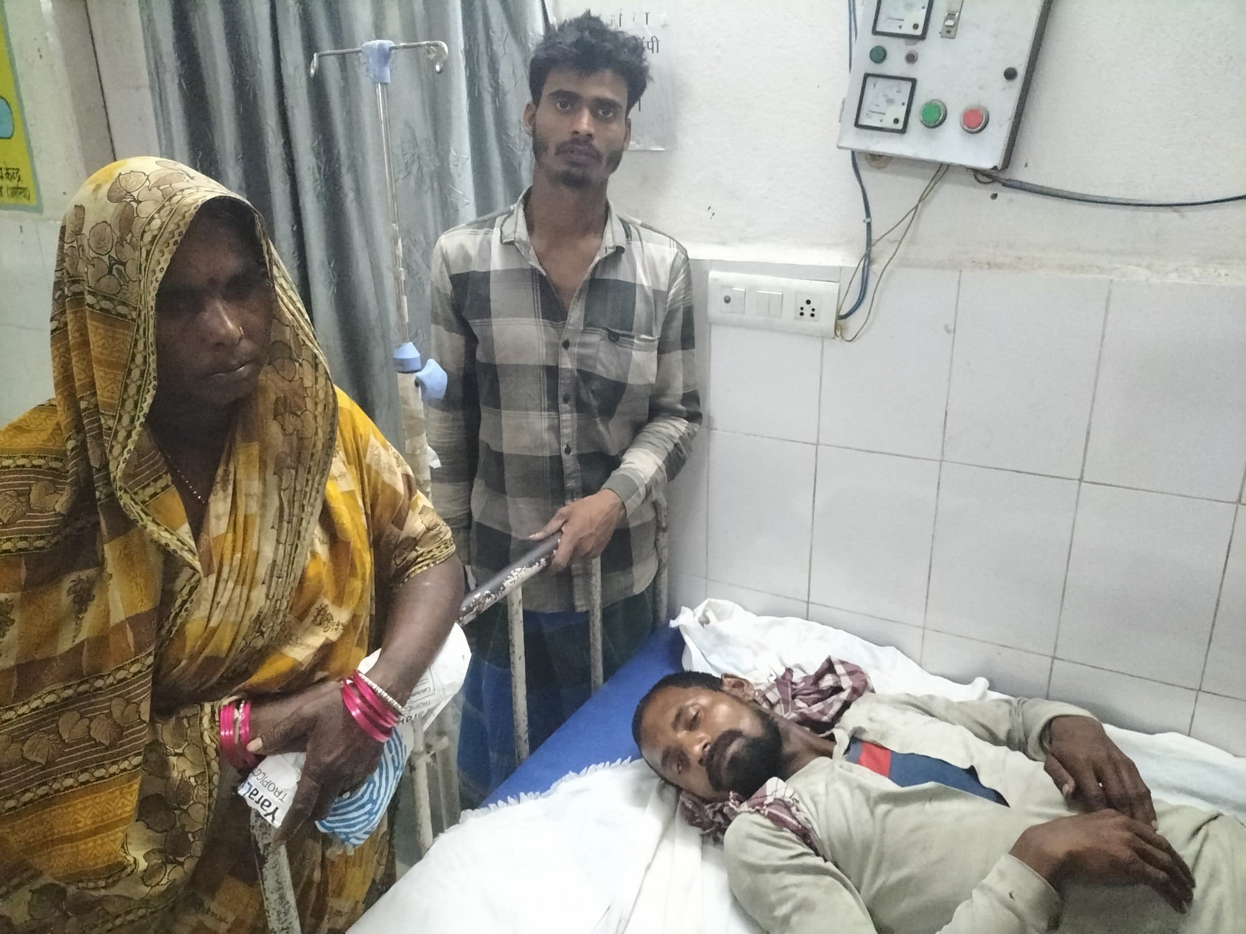 ट्रैक्टर चालक व मजदूर के साथ मारपीट