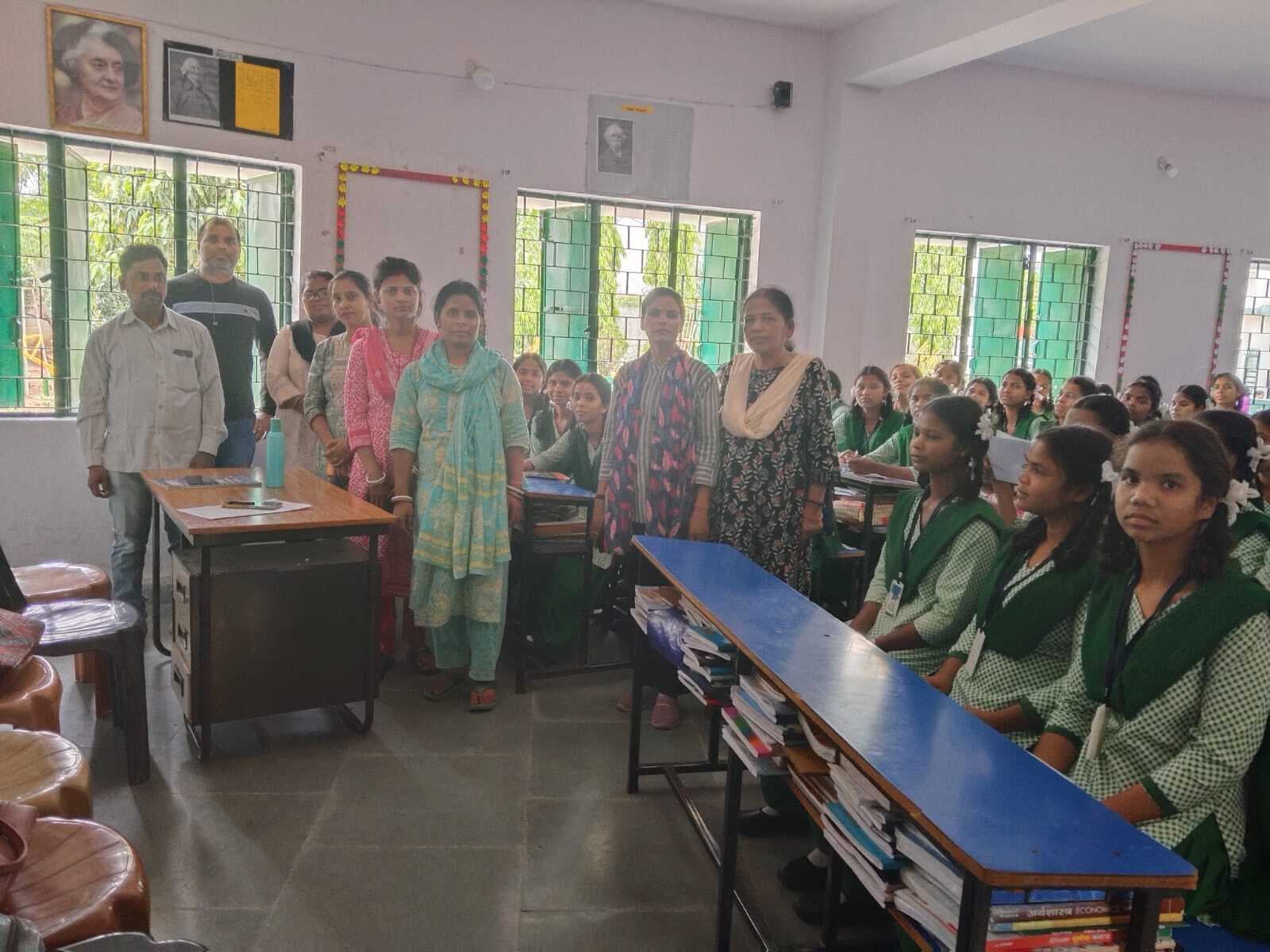 नगड़ी के कुदलौंग में डालसा ने चलाया जागरूकता अभियान