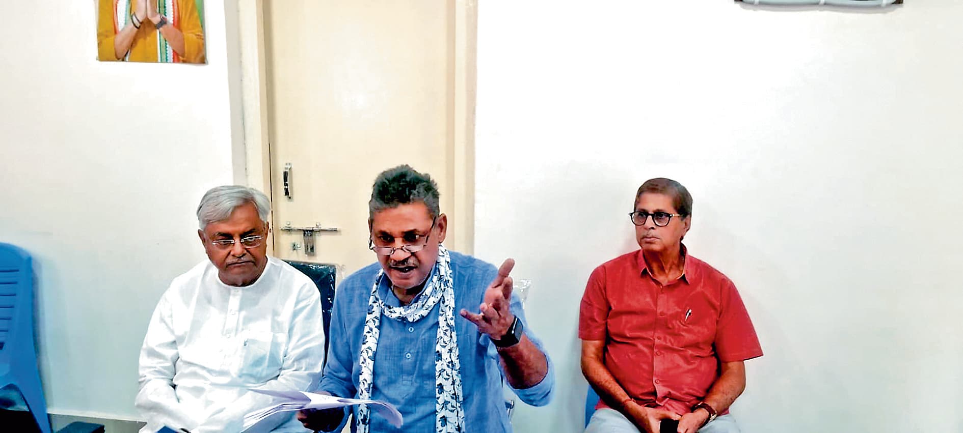 देश के खुफिया तंत्र पर सांसद कीर्ति ने उठाये सवाल