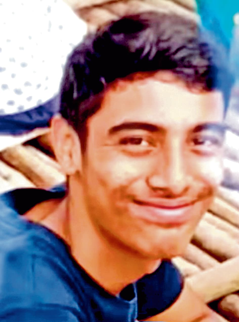 पूर्वस्थली : कीचड़ से सना चप्पल धोते समय डूब गया था किशोर, नदी से बरामद हुआ शव