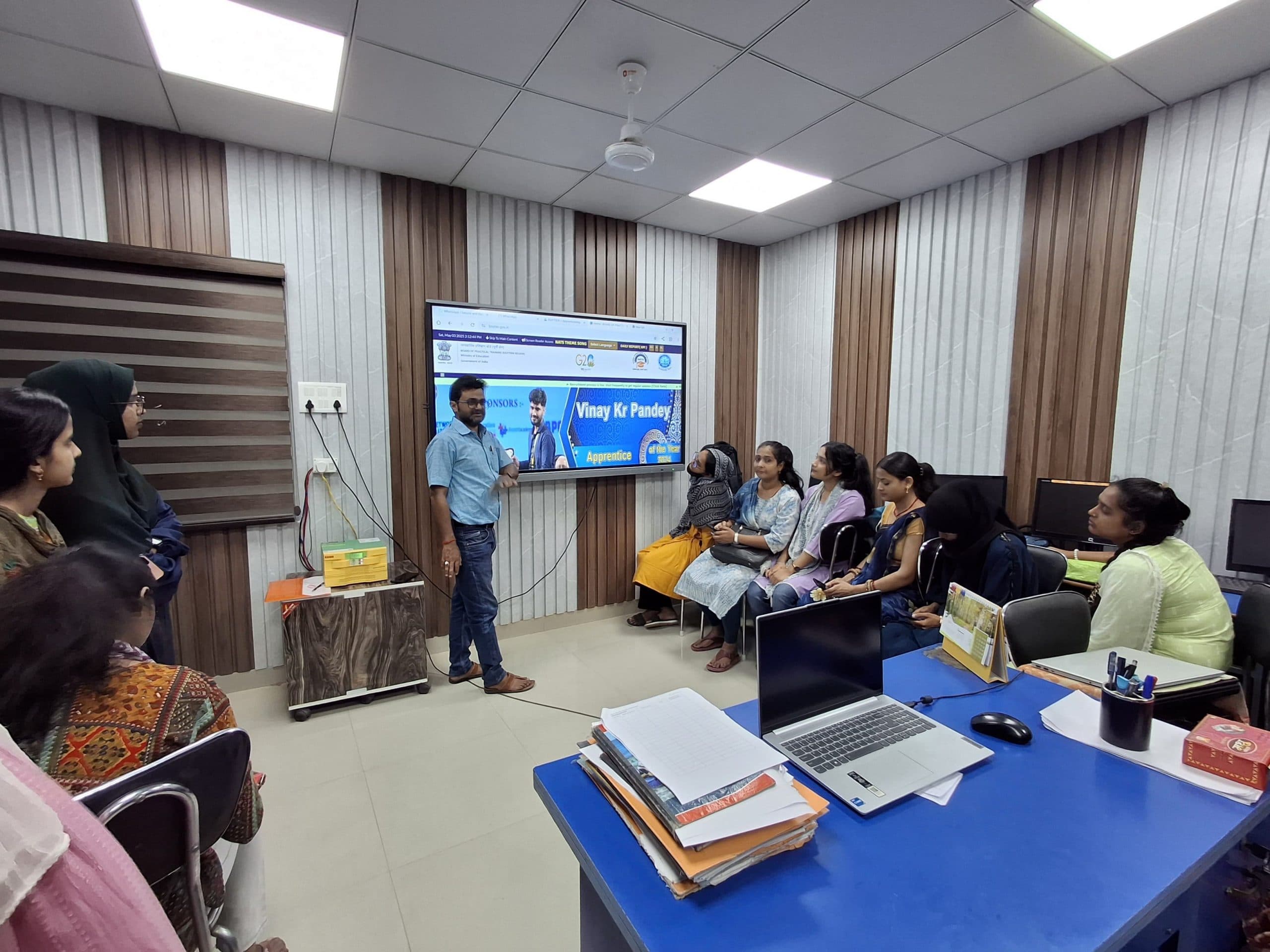 Madhubani News : जेएमडीपीएल महिला कॉलेज में दस दिवसीय प्रशिक्षण शुरू