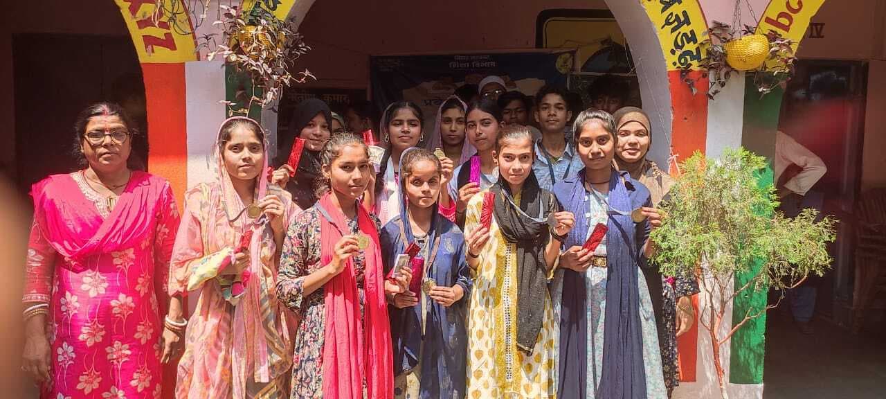 Bhagalpur news बेहतर परिणाम लाने वाले छात्र-छात्राएं सम्मानित