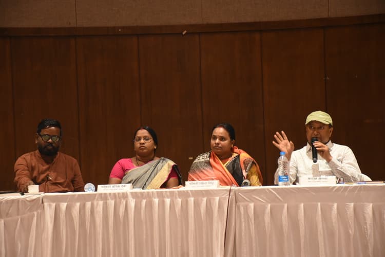 Dhanbad News : जिप सदस्य के पति ने डीडब्ल्यूएसडी के कार्यपालक अभियंता से किया अभद्र व्यवहार