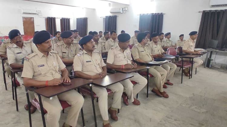 Dhanbad News : जिले के सात केंद्रों पर नीट की परीक्षा आज