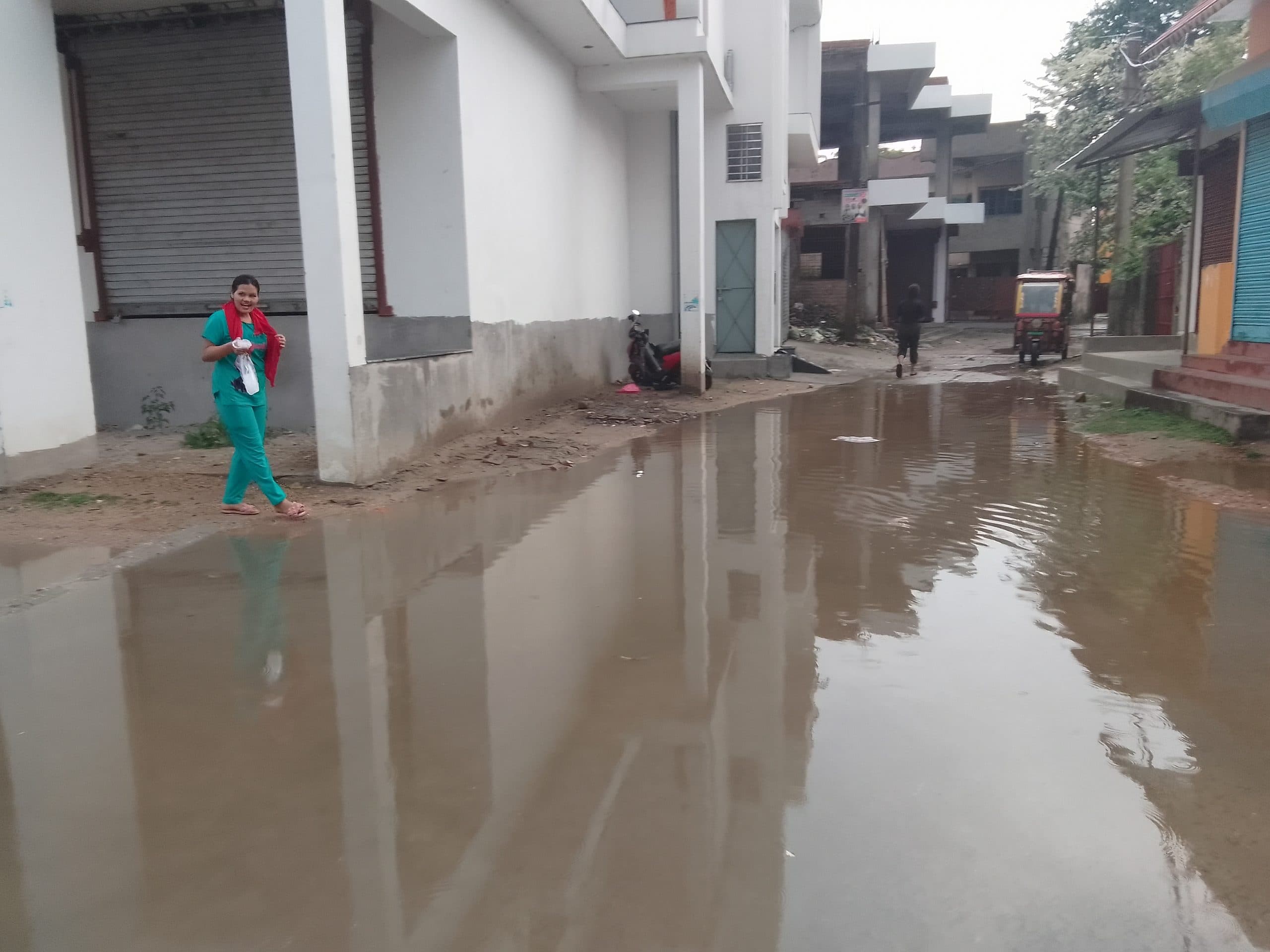 दिन भर तेज धूप, शाम में झमाझम बारिश