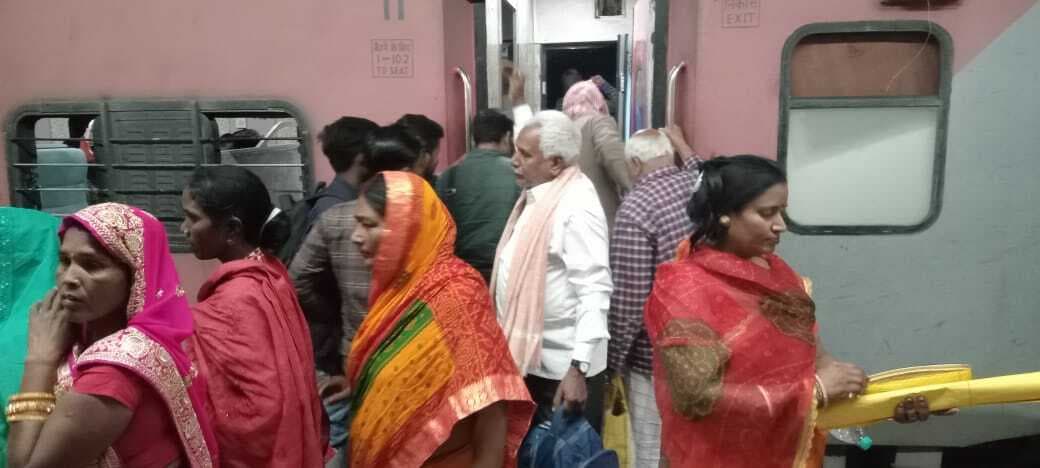 रेल ब्लॉक के कारण साहिबगंज-जमालपुर इएमयू व इंटरसिटी भागलपुर तक चली