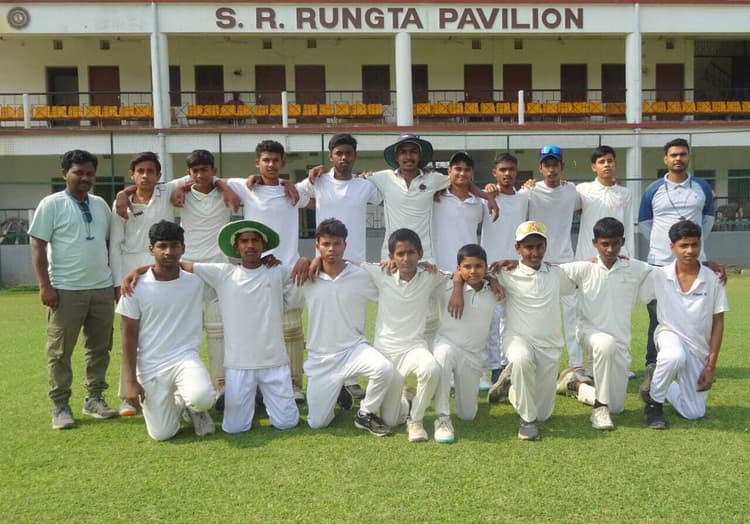 Chaibasa News : मधुसूदन महतो हाइस्कूल ने महुलडीहा को 127 रनों से हराया