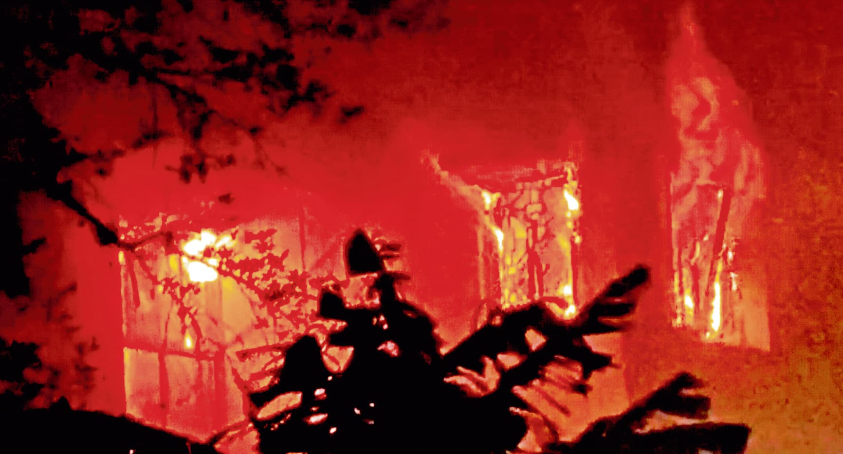 Ranchi News : डॉ कुमकुम विद्यार्थी के घर में लगी आग, एसी, फ्रिज व फर्नीचर खाक