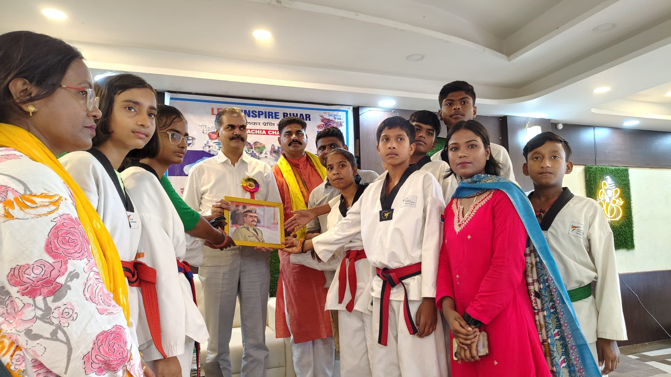 Bhagalpur news आईपीएस विकास वैभव ने नवगछिया में युवाओं को किया प्रेरित