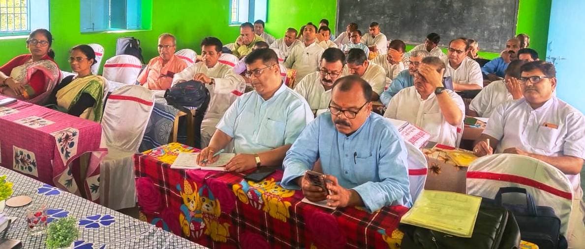 Bhagalpur news शिक्षा के साथ संस्कार व संस्कृति से जुड़े रहना जरूरी : बीडीओ