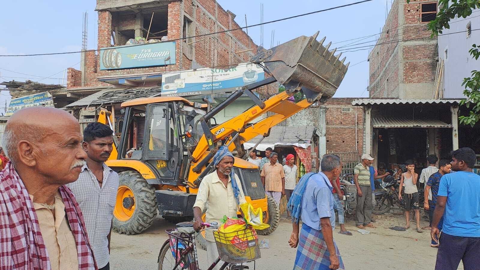 नगर पंचायत क्षेत्र में चला अतिक्रमण हटाओ अभियान