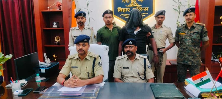 जिले का टॉप 10 व दियारा का कुख्यात अपराधी कारेलाल को पुलिस ने हथियार के साथ किया गिरफ्तार