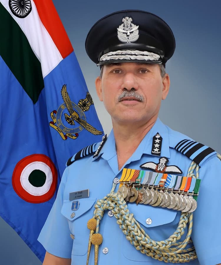 Bokaro News : बोकारो स्टील प्लांट से गहरा रिश्ता है देश के वाइस चीफ मार्शल नर्मदेश्वर तिवारी का