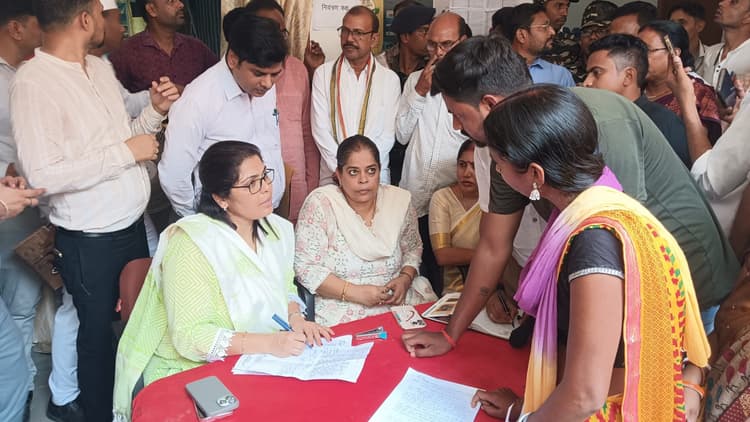 Bokaro News : समस्याओं का त्वरित समाधान करना जनता दरबार का उद्देश्य : उपायुक्त