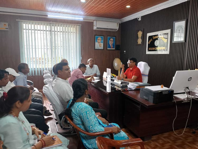 सीएचसी में नियमित रूप से ओपीडी का करें संचालन: बीडीओ