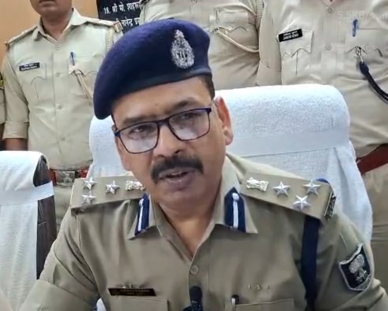 अफवाहों से बचें, देश की एकता और सुरक्षा सर्वोपरि : डीआइजी